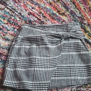 Plaid mini skirt